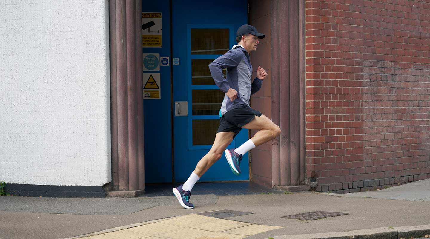 AW25 Running Wave Rider 29 Action Still 1408
