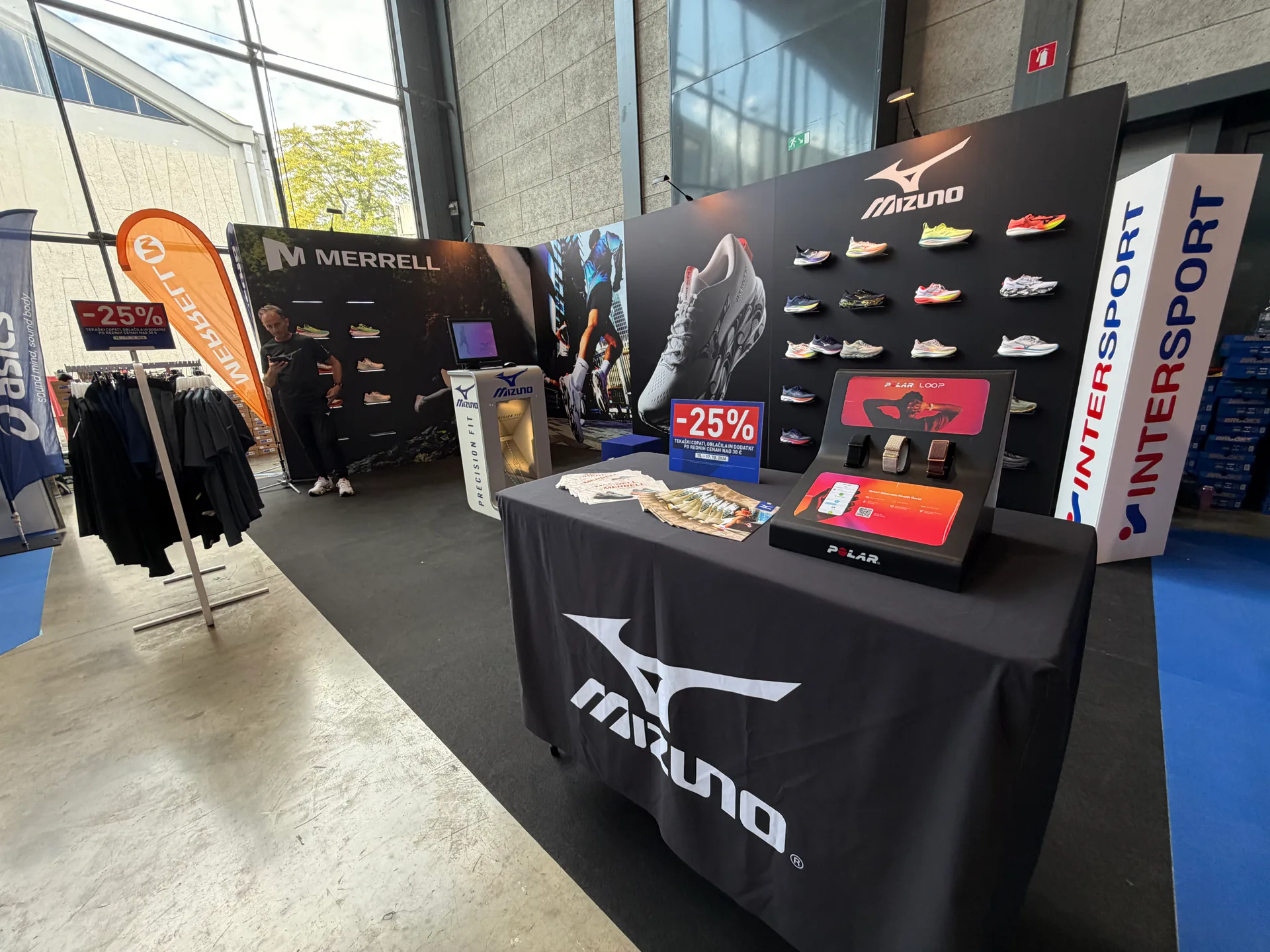 12 mizuno razstavni prostor sejem tecem